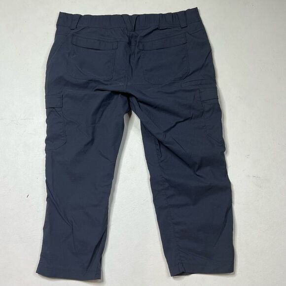 Duluth Trading Co Navy Capris - Picture 4 of 4